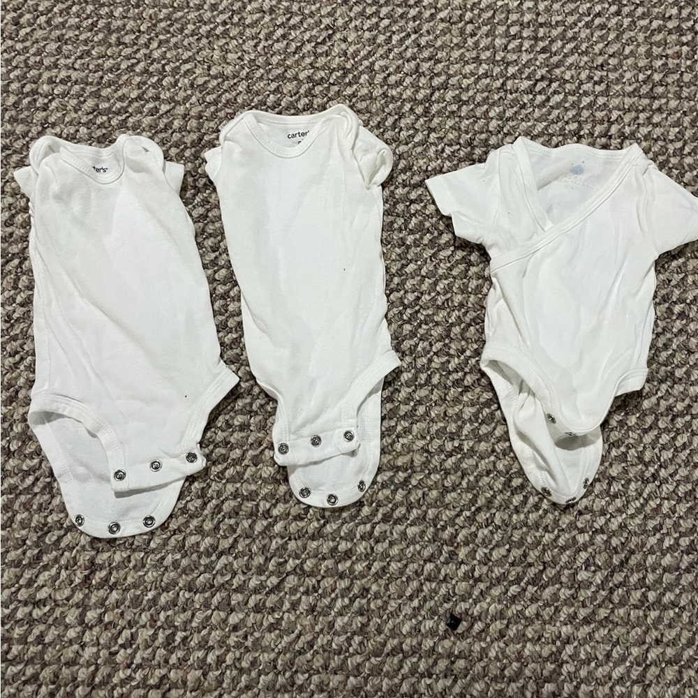 3 White onesies - Newborn